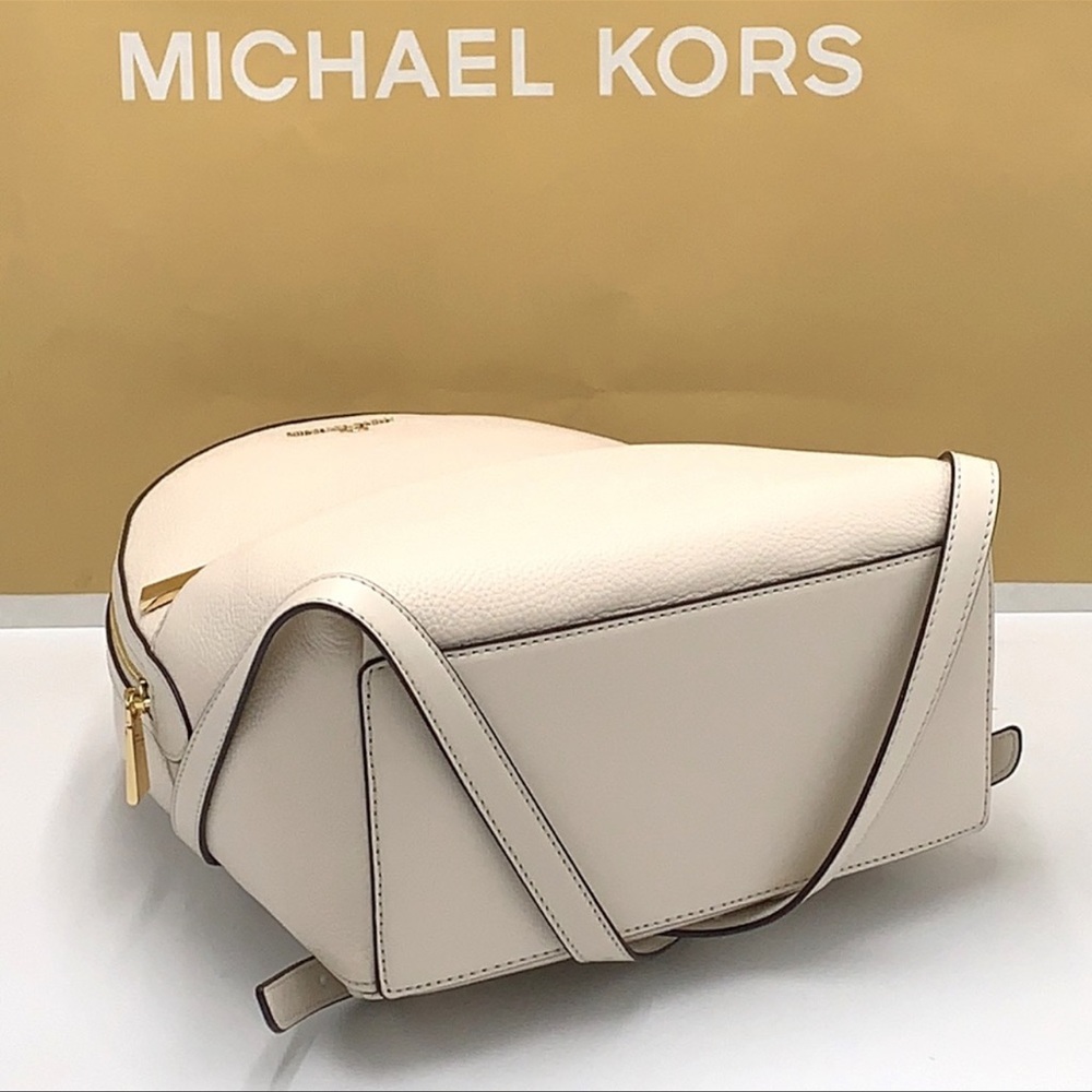 Michael Kors Women's Valerie Medium Pebbled Leather Backpack
Light Cream 
NWT - Picture 12 of 16